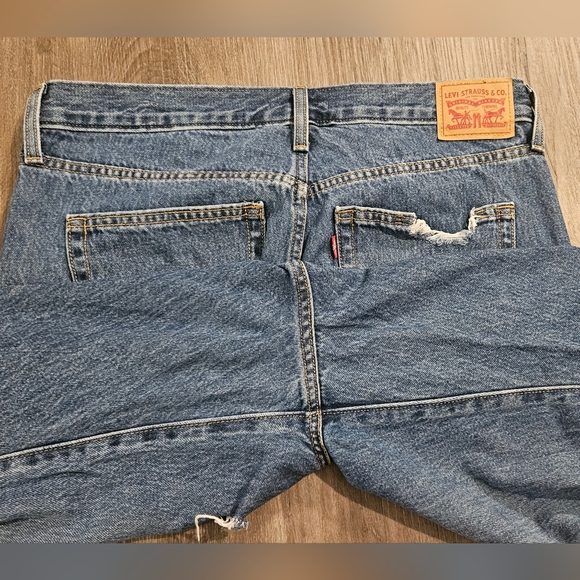 Levi's Distressed High Waisted Mom Jeans - Picture 4 of 6